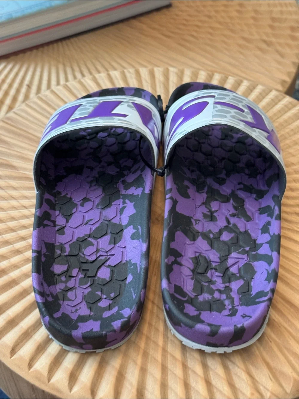 Hype Co. Kansas State University Wildcats Slydr Ncaa Sandals Beach Slides NWOT